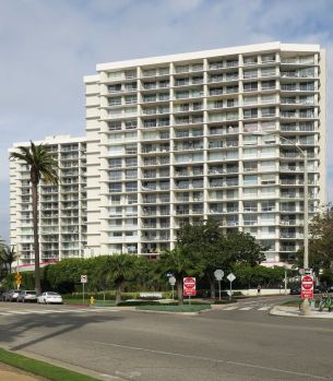 Ocean Towers, Krisel Shapiro and Associates with Arthur Froelich and Associates (1971-1972)